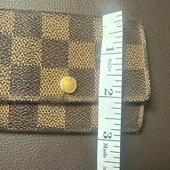 Louis Vuitton Damier Ebene 6 Key Holder - Picture 9 of 9